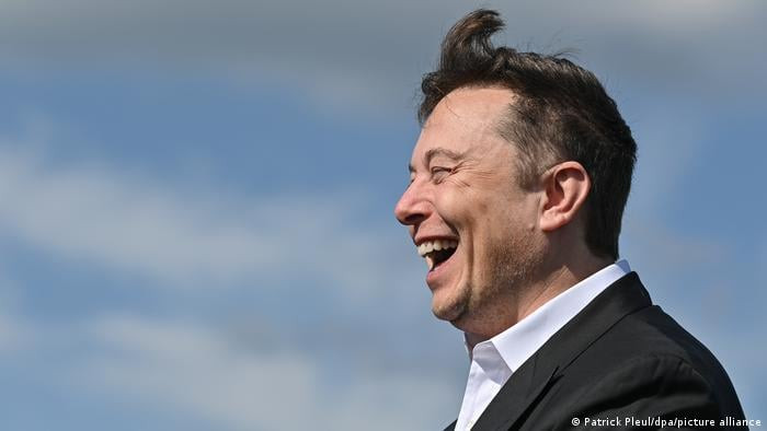 ¿Es Más Rico McPato que Elon Musk?